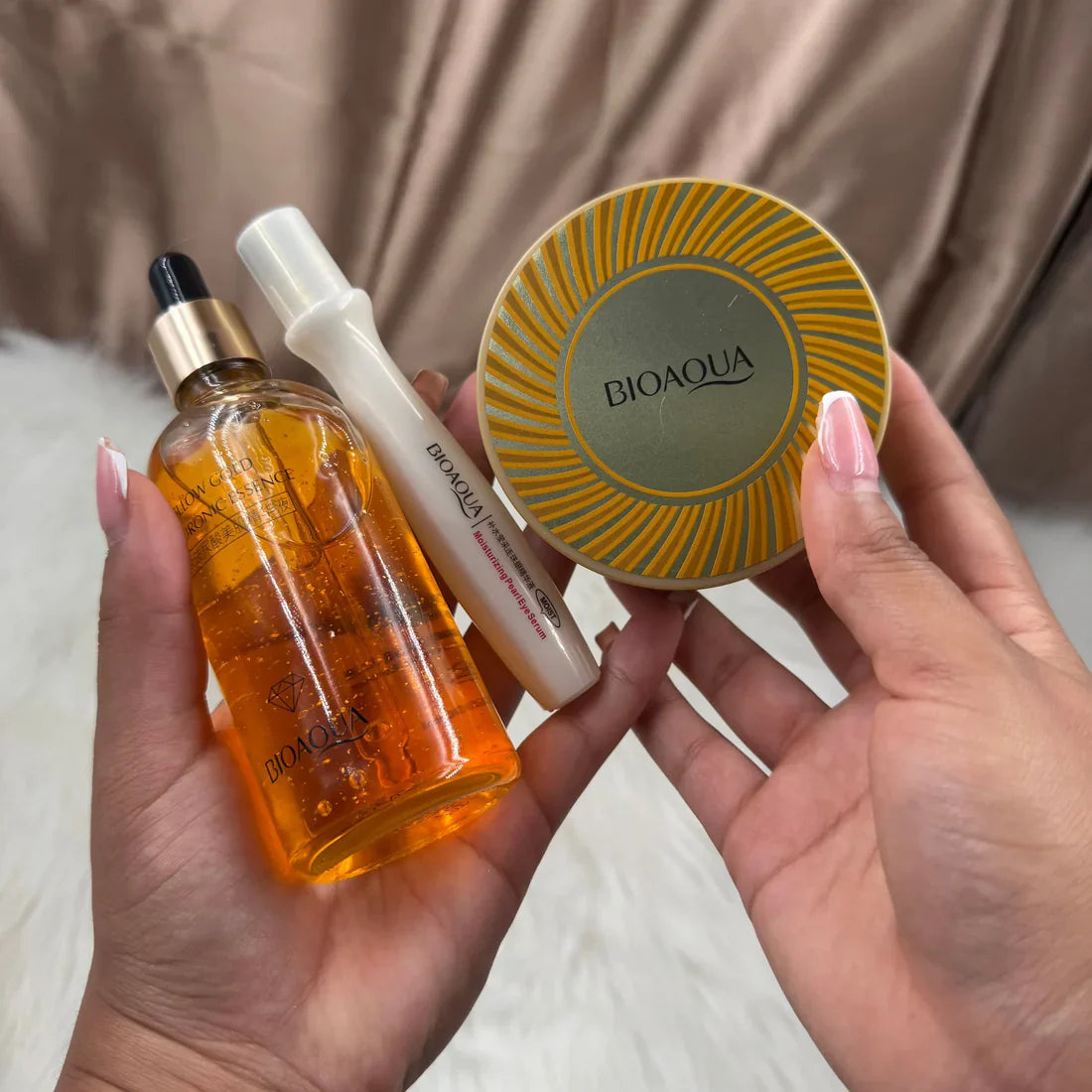 3 x 1 - COMBO ANTI EDAD Y PIEL PERFECTA: PARCHES, SÉRUM DE ORO 24K Y CONTORNO