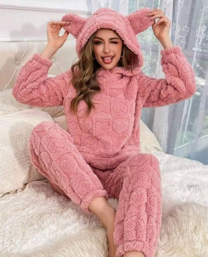 Pijama Corazón con Capucha - ¡Prepárate para el Invierno! OFERTA SOLO POR HOY😱