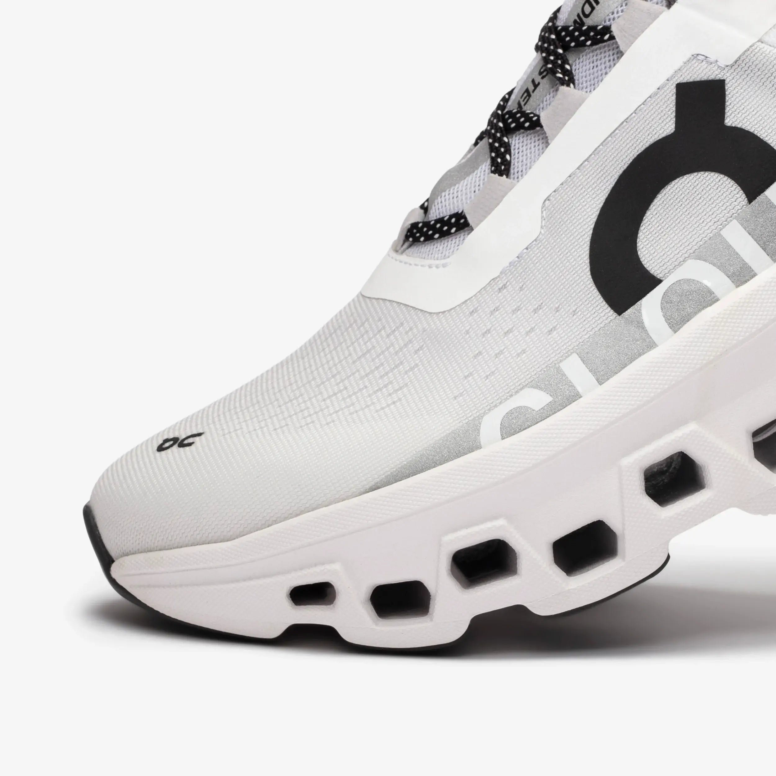 Tenis On Running Cloudmonster 2